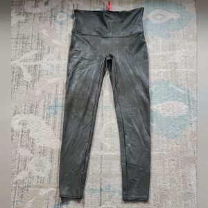 Spanx Faux Leather Olive Leggings. Med. EUC